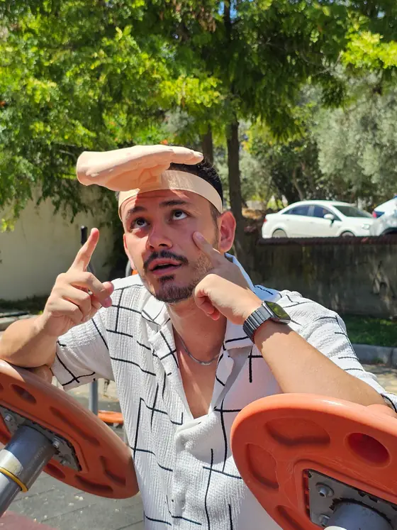 Komik El Desenli Yüz Gölgeliği